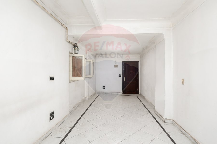 Complete property for sale 300 m Miami (Baron Cafe St. - steps from El Guish Road)