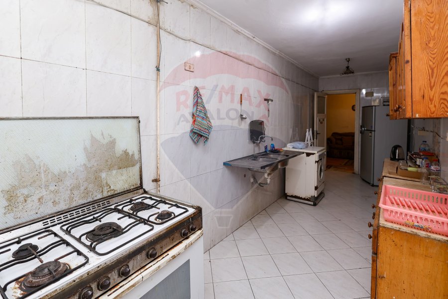 Apartment for sale 230 m Roushdy (El moaskar Al-Romani main st)