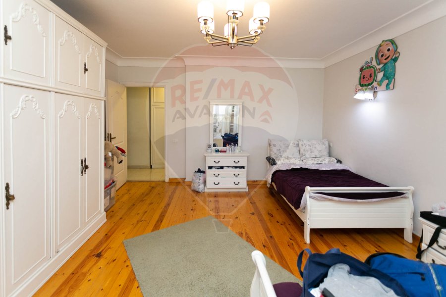 Apartment for sale 266 m Smouha (In front of The Grand Plaza Hotel)