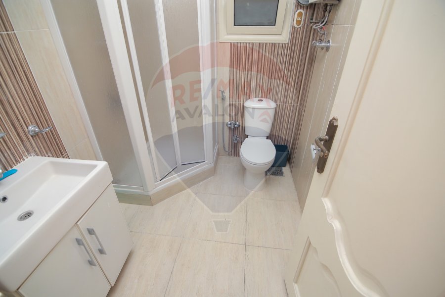 Apartment for sale 100 m Sporting (Behind Jeddah Hotel)