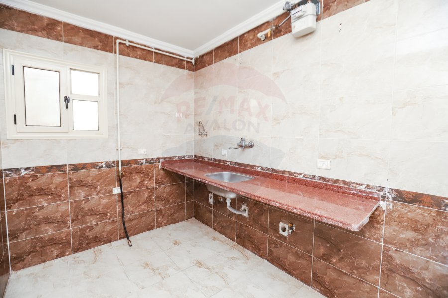 Apartment For Sale 175 m Sporting (Directily On taram station)