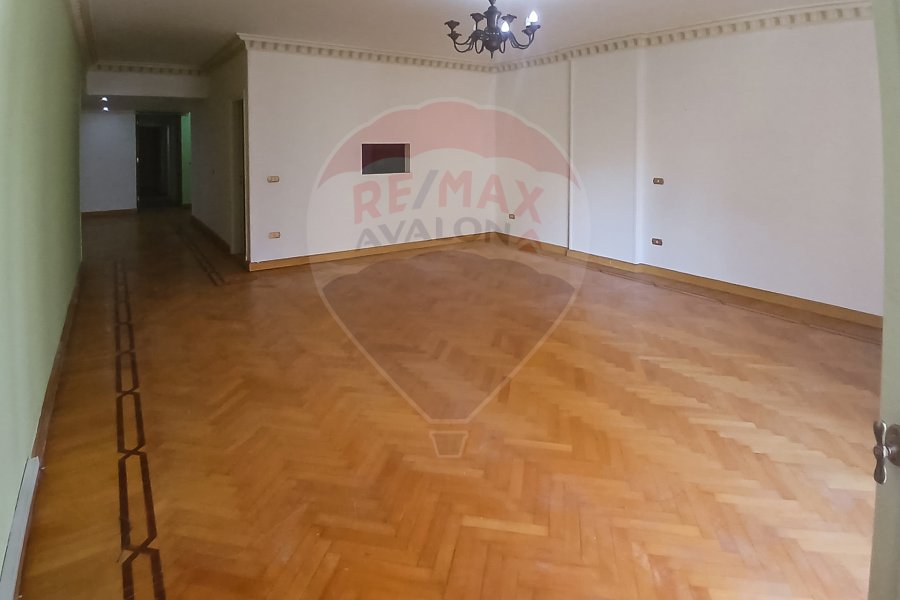Apartment for sale 360 ​​m Gianaclis (Zou El-Faqar St.)