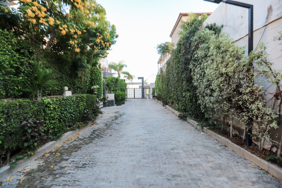 Licensed & Registered Villa for sale 650m King Marriott (Compound 8)