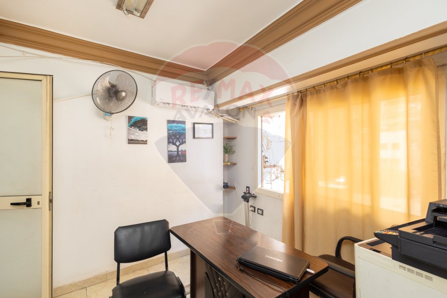 Administrative Unit for sale 220 m Sidi Bishr (Mohamed Naguib St.)