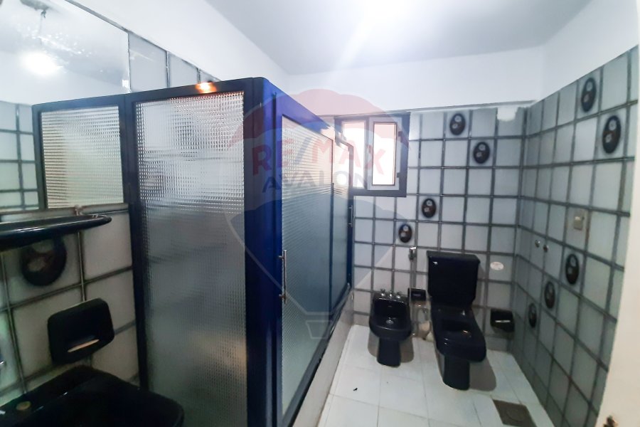 Apartment For Rent 130 m San Stefano ( steps from the teram )