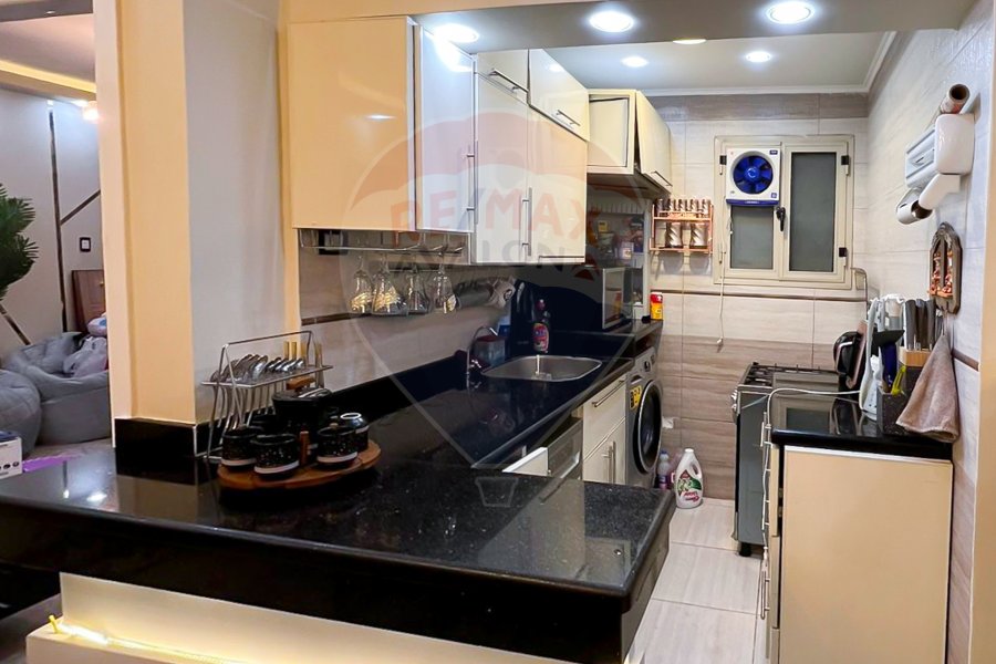 Apartment for sale 100 m in Sidi Bishr (both sides of the sea next to Bir Masoud) -
