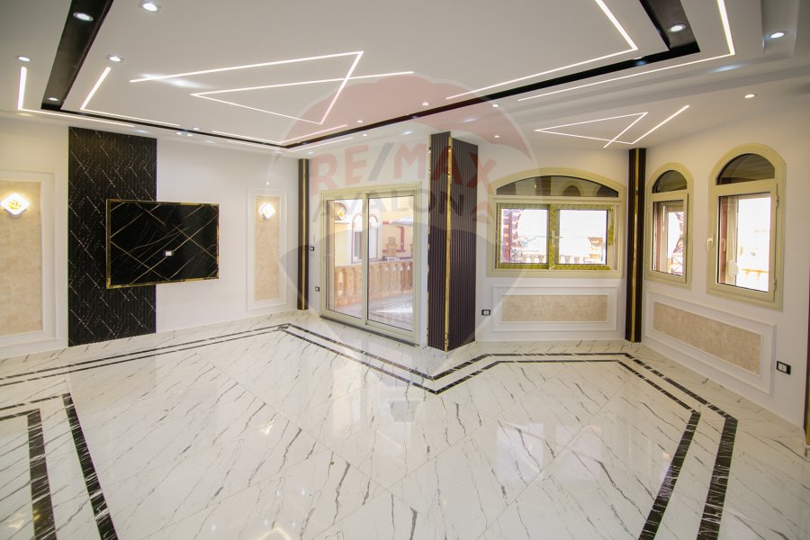 فيلا ستاندالوان للبيع (بيرلا مارينا) 330 م