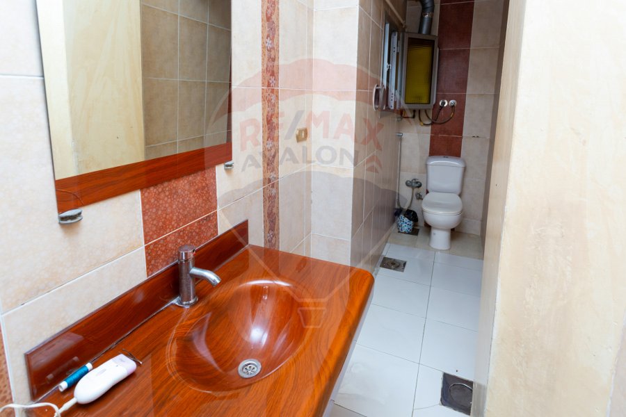 Apartment for sale 225 m Mostafa Kamel (Ibrahim Sherif St. - In front of Kiroseiz Mall)