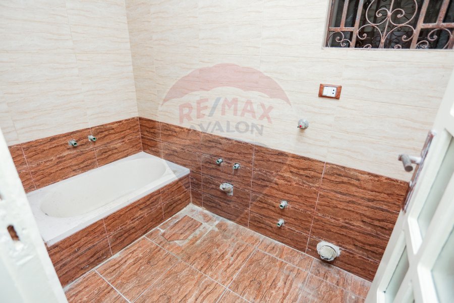 Apartment for sale 160 m Stanly (Branshed from the sea - Behind Sultana Stanly)