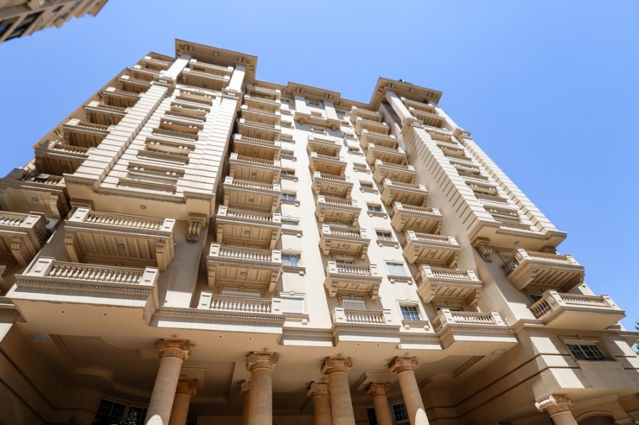 شقة للبيع 305م كفر عبده (ميدان سانت جيني - عمارة اللوتس )