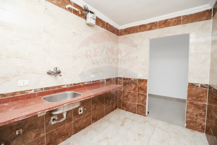 Apartment For Sale 175 m Sporting (Directily On taram station)