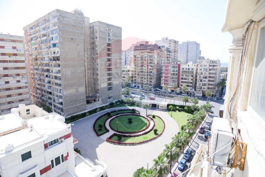Apartment for sale 300 m Zizinia (Amin Yehia Pasha St.)