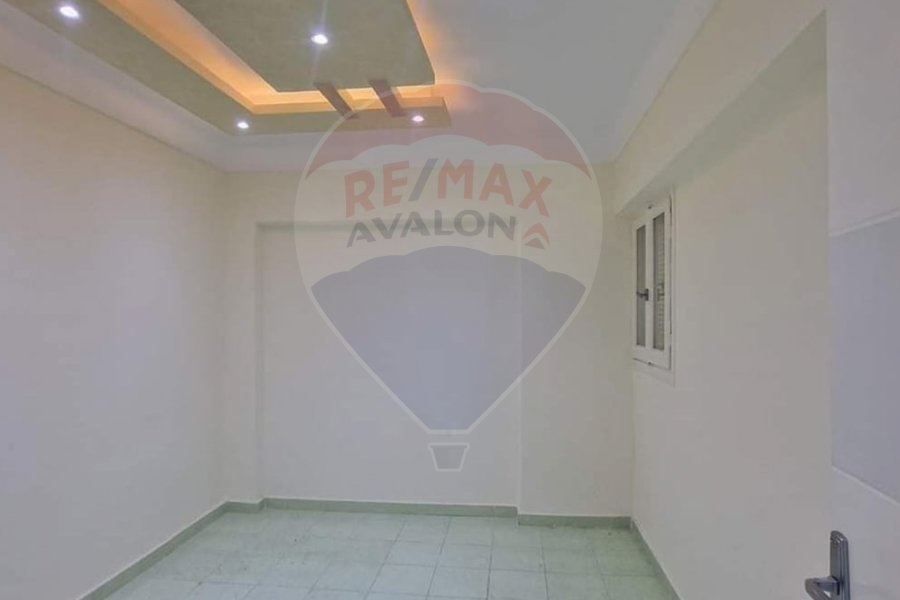 Apartment for sale 150 m in Sidi Bishr (fourth number from the sea)