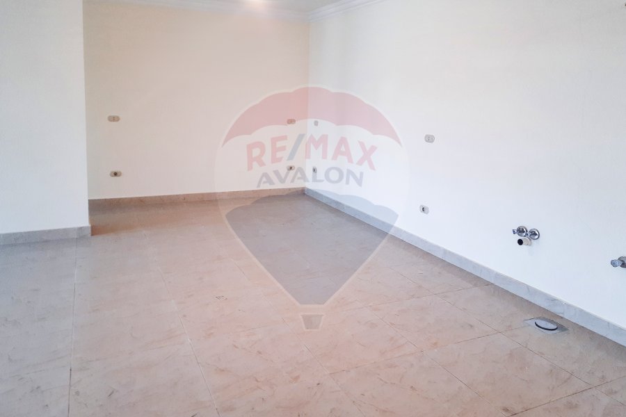 Administrative unit For Rent 194 m Moharam Bek ( Mahmoudeya Road )