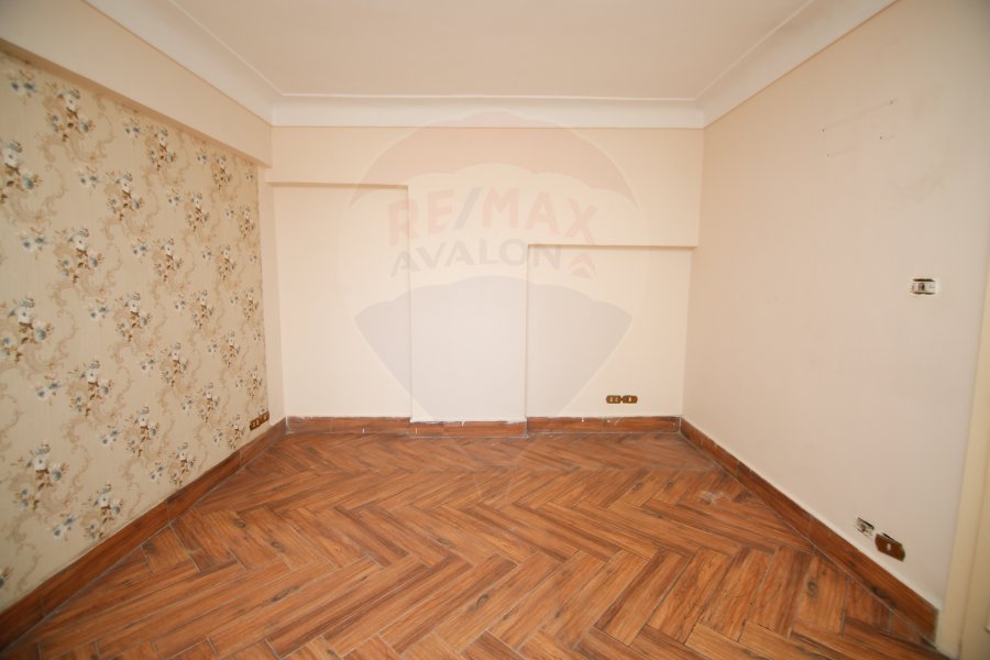 Apartment For Sale 140 m Al Shatby (Directly On tram station)