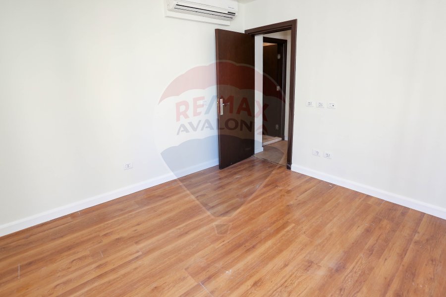 Apartment for sale 255 m Smouha (Fawzy Moaz main street)