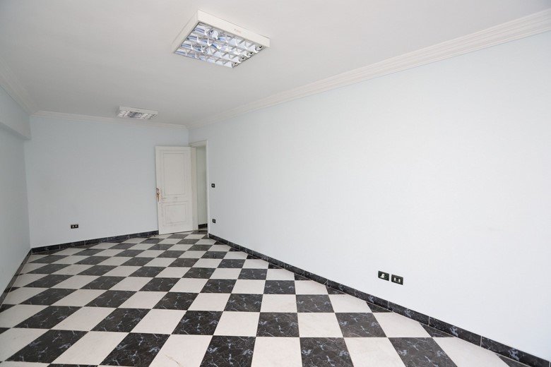 شقة للبيع 100م فيكتوريا -ش الجلاء الرئيسى