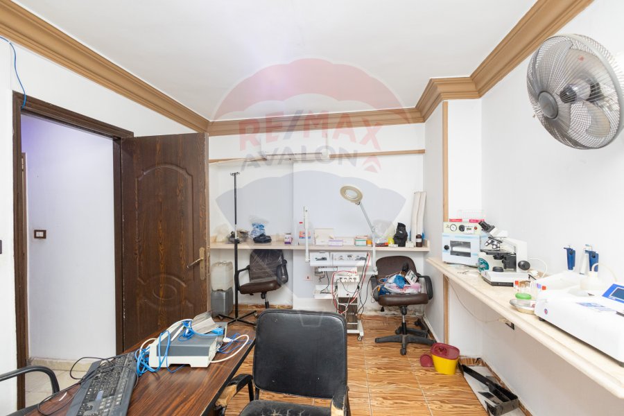 Administrative Unit for sale 220 m Sidi Bishr (Mohamed Naguib St.)