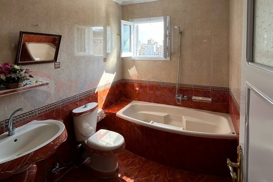 Apartment for sale 175 m Al-Azarita (steps from the tram)