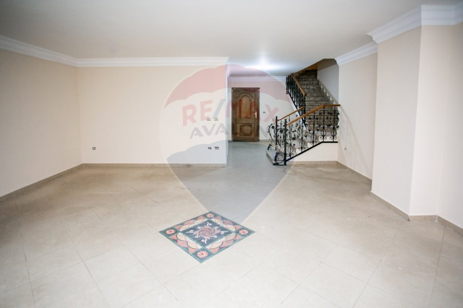 Administrative duplex Unite for rent 210 m Stanly (Branshed from the Sea)