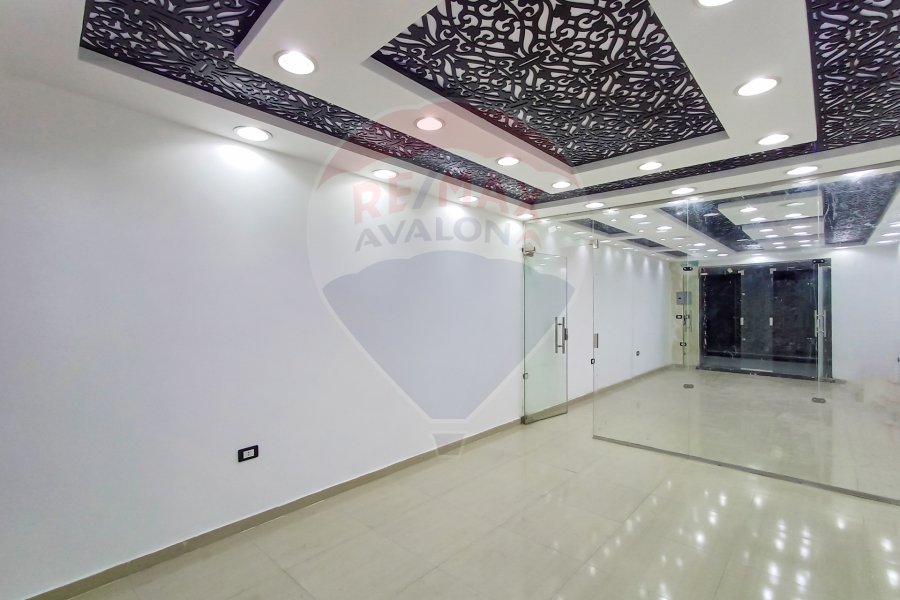Shop for rent 62 m Victoria (Gamila Bouhraid St.)