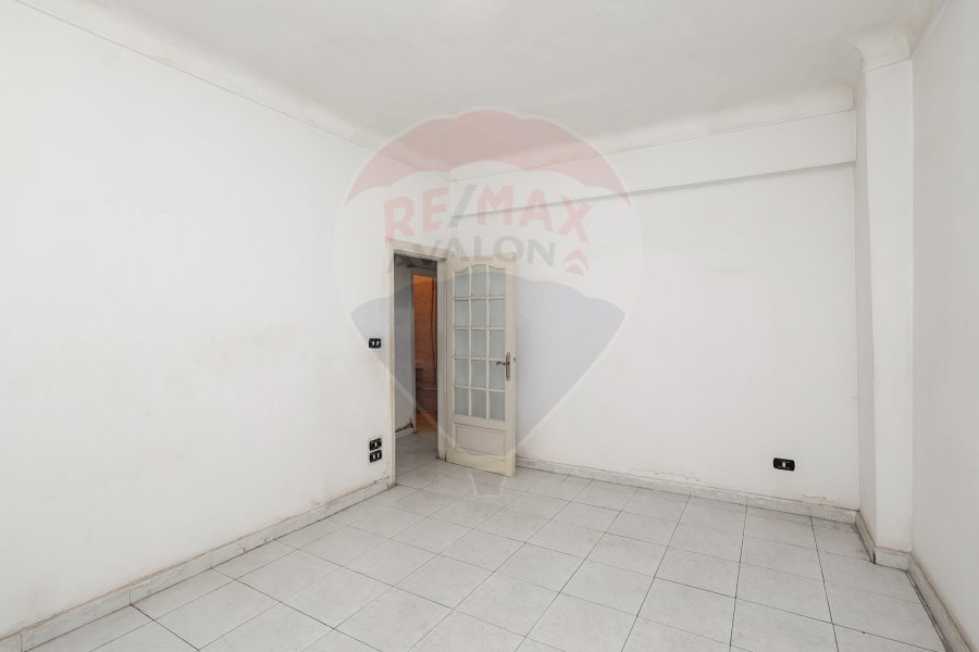 Complete property for sale 300 m Miami (Baron Cafe St. - steps from El Guish Road)