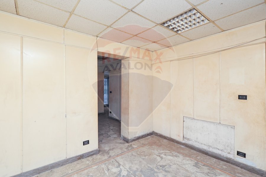 Administrative and Commercial Unit for sale 350 m Smouha (in front of Hatem mosque)
