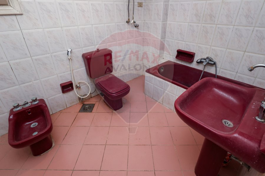 Apartment for sale 230 m Roushdy (El moaskar Al-Romani main st)