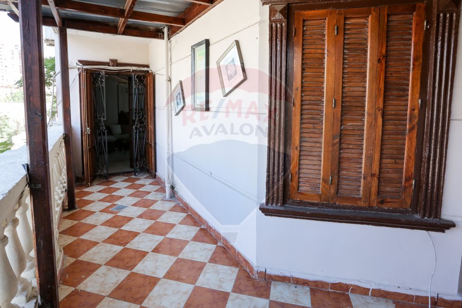 Furnished Apartment for rent 140 m Gleem ( Directly in Abo Qeer St.)