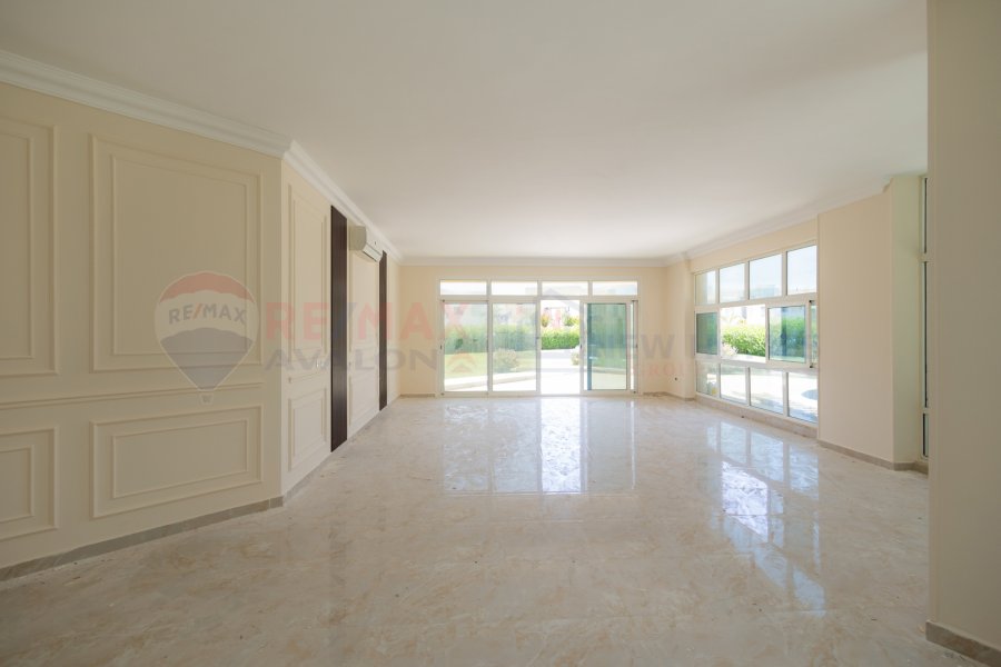 Palace for sale (Marseilia Beach 4 - Sidi Abddelrahman) 1,300 m