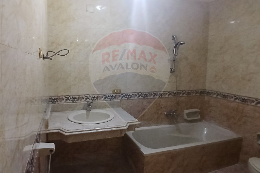 Apartment for sale 360 ​​m Gianaclis (Zou El-Faqar St.)