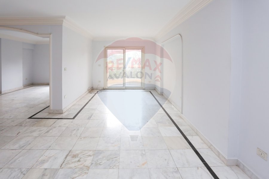 Apartment for sale 270 m Smouha (El Villat Distrect-steps from fawzia's palace