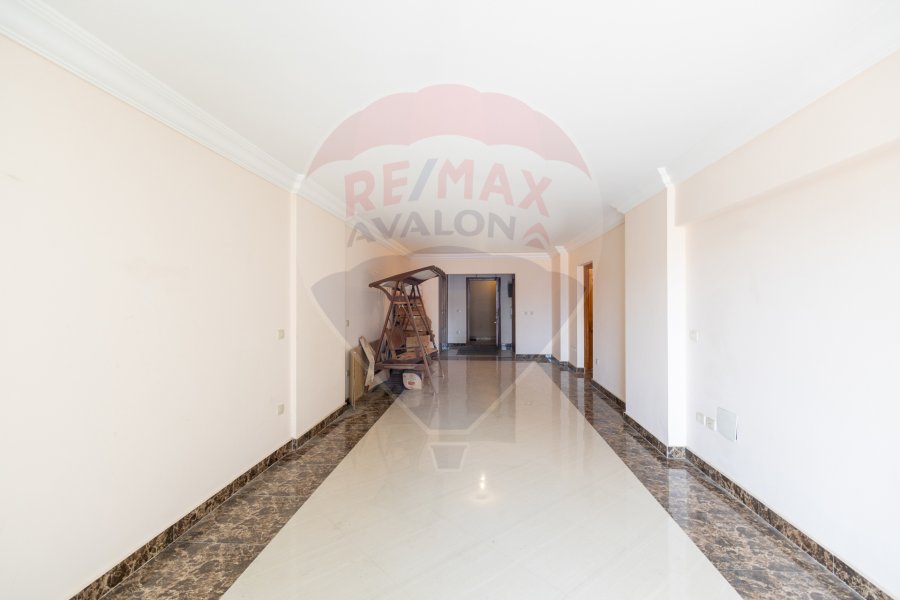Apartment for sale 190 m Glim (directly on the tram - Brand Building)