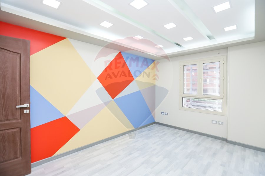 Apartment For Sale 186 m Smouha (Tot Ankh Amon St)