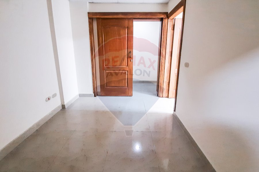 Administrative unit For Rent 194 m Moharam Bek ( Mahmoudeya Road )