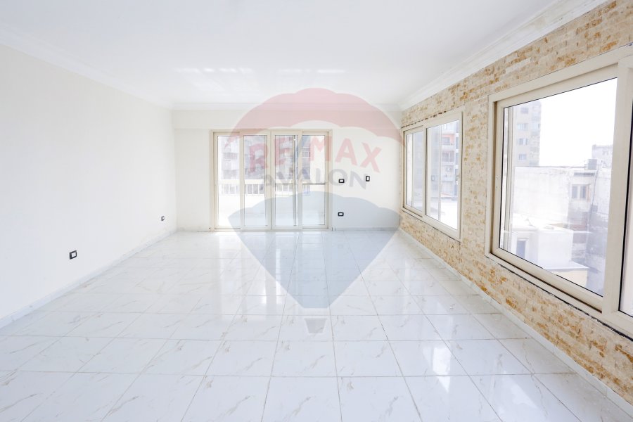 Apartment for sale 135 m ElSraya (num.1 Branched from the sea)