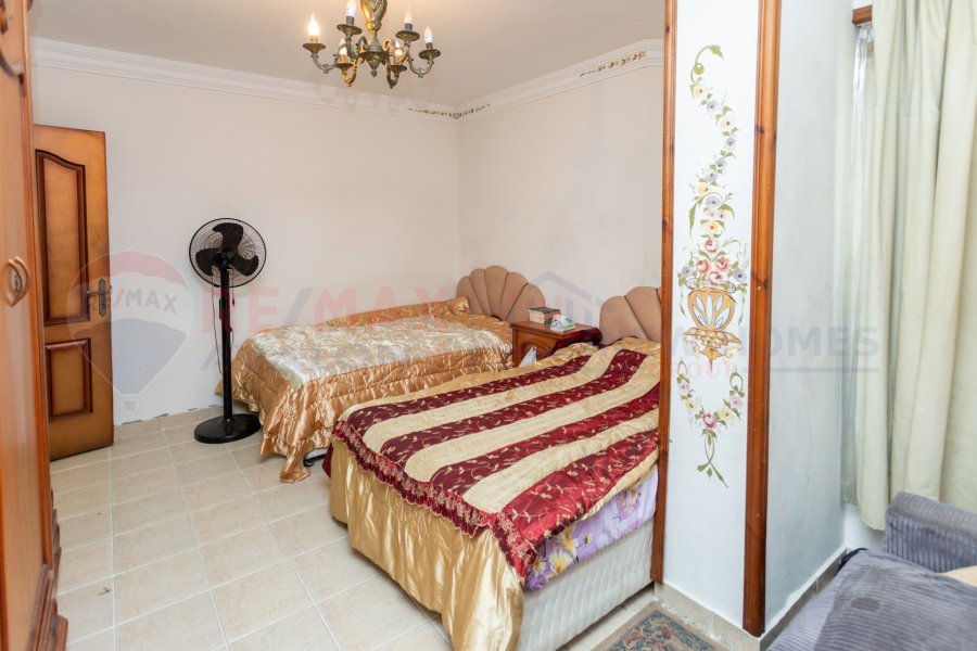Apartment for sale 225 m Camp Chezar (directly on the sea)