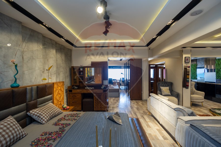 Shop + Mezzanine for sale 83 m + 100 m El Saraya (directly on the sea)