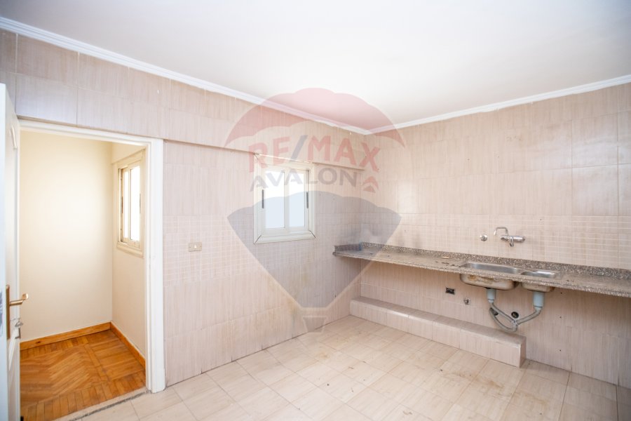 Administrative unit for Rent 250 m San Stefano (Directly on the teram - Steps from the sea)