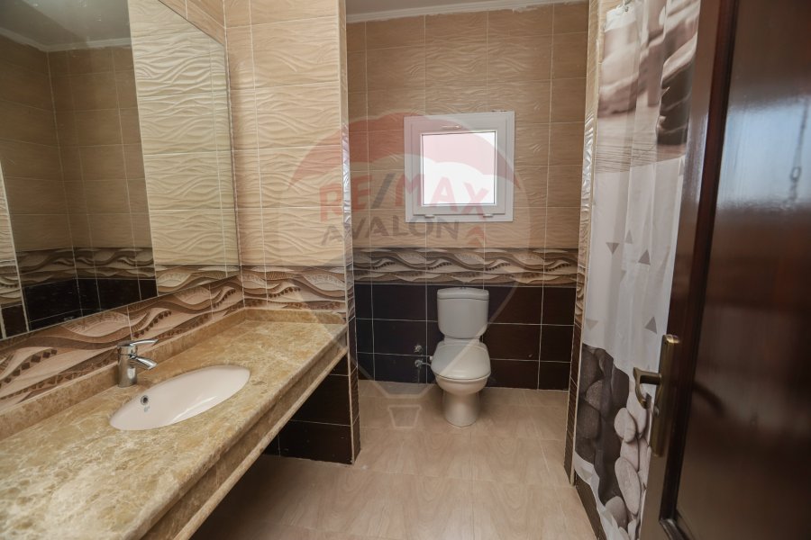 Apartment without Furniture for Rent 900 m King Marriott (Taksem El Gamarek)