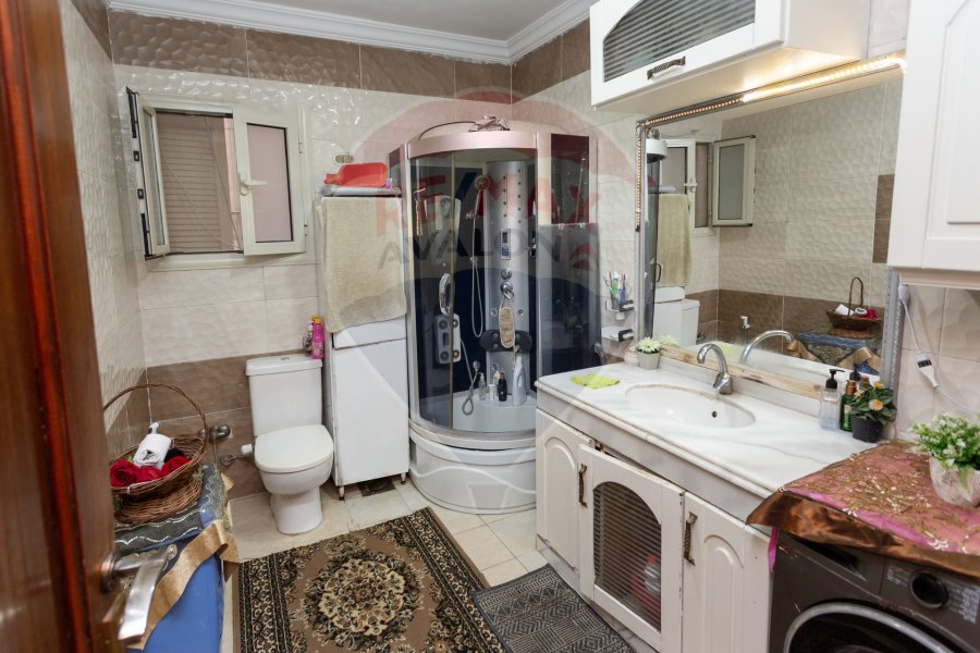 Apartment for sale 225 m Kafr Abdo (skina bnt al hussien st)