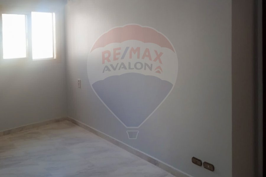Apartment For rent 200 m Lauran (Sarhank St.)