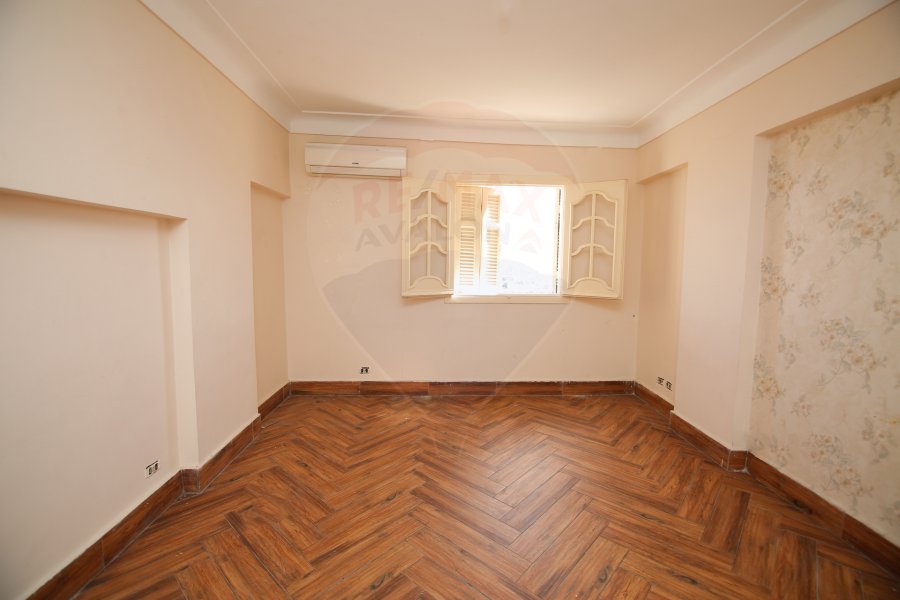 Apartment For Sale 140 m Al Shatby (Directly On tram station)