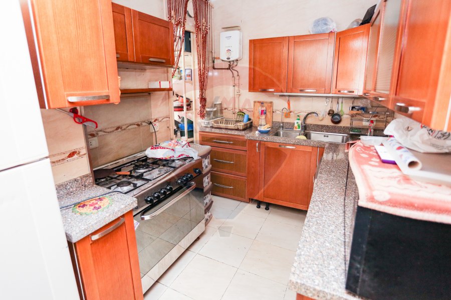 Apartment for sale 300 m Zizinia (Amin Yehia Pasha St.)