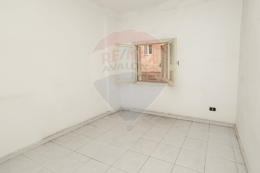 Complete property for sale 300 m Miami (Baron Cafe St. - steps from El Guish Road)