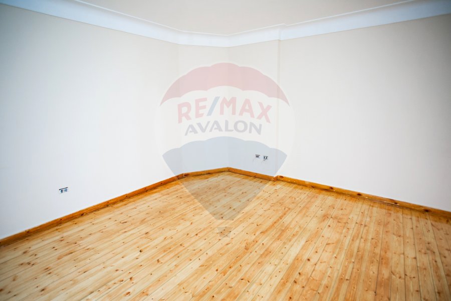 Administrative duplex Unite for rent 210 m Stanly (Branshed from the Sea)