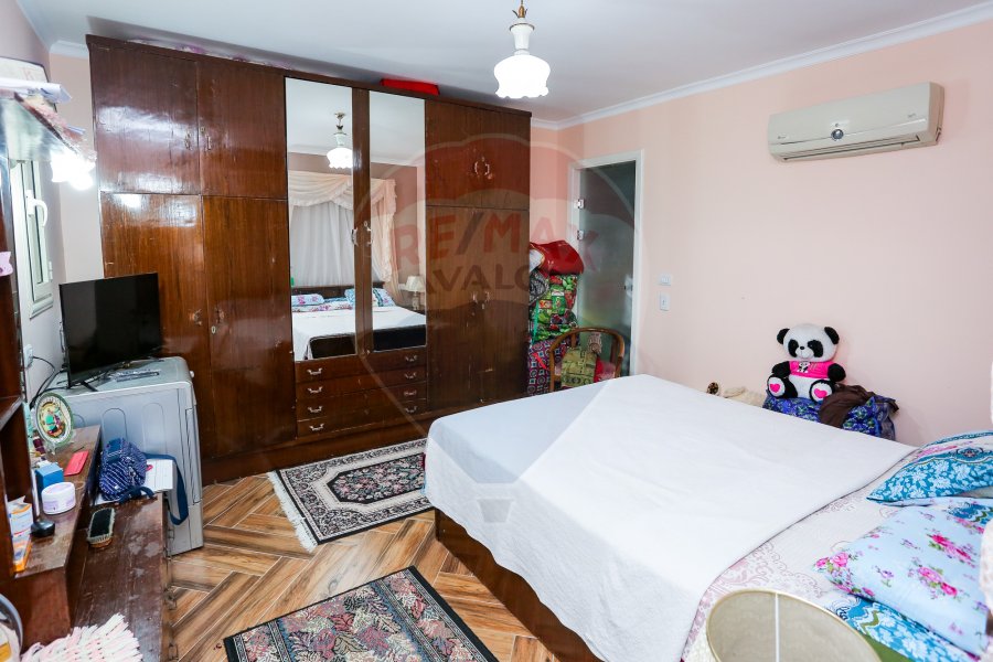 Apartment for sale 170 m Smouha (Tot Ankh Amon St.)