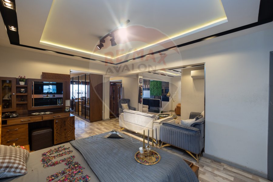 Shop + Mezzanine for sale 83 m + 100 m El Saraya (directly on the sea)