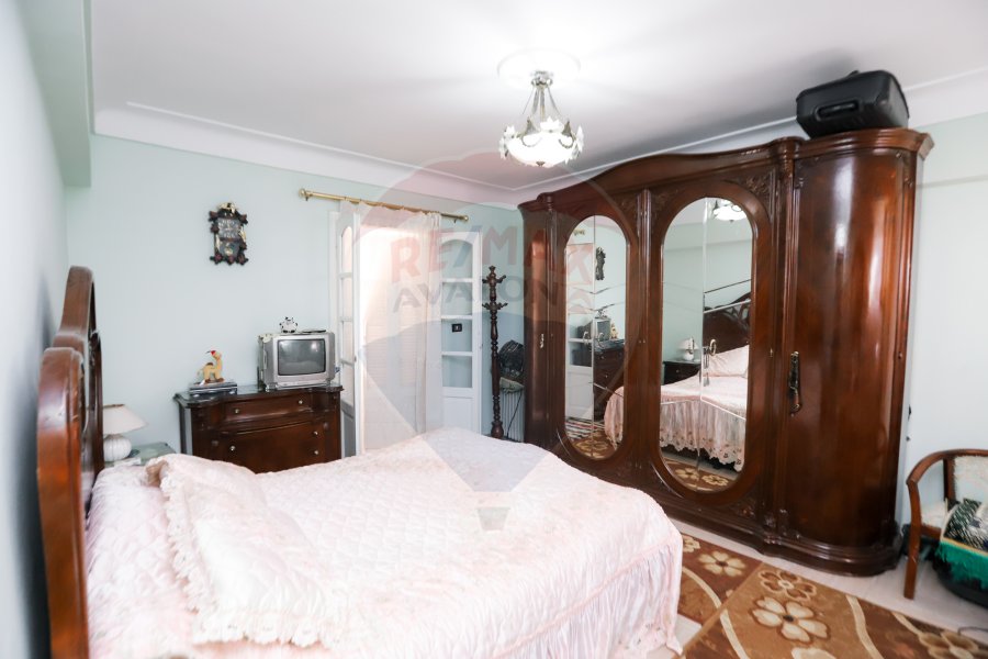 شقة للبيع 175 م سبورتنج ( خطوات من شارع ابوقير )