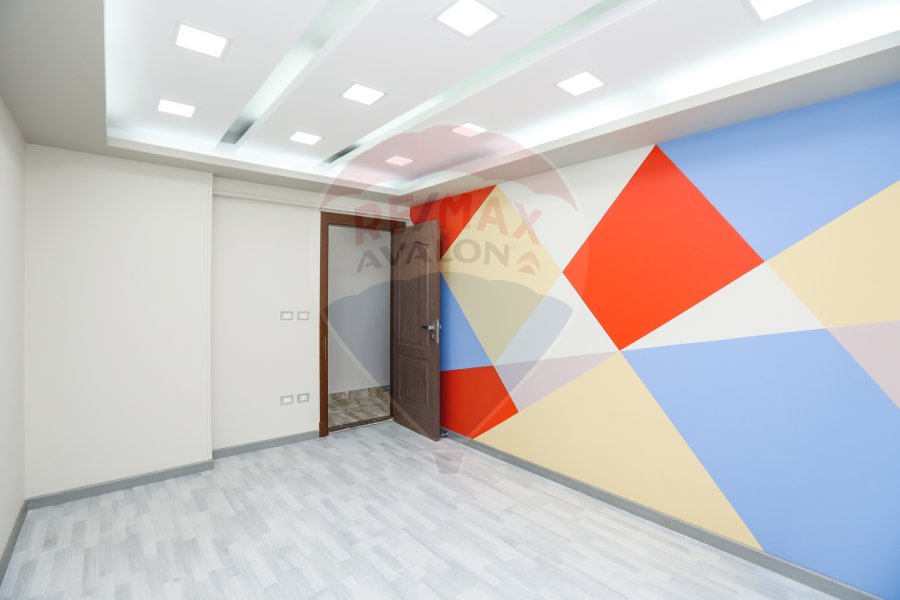 Apartment For Sale 186 m Smouha (Tot Ankh Amon St)